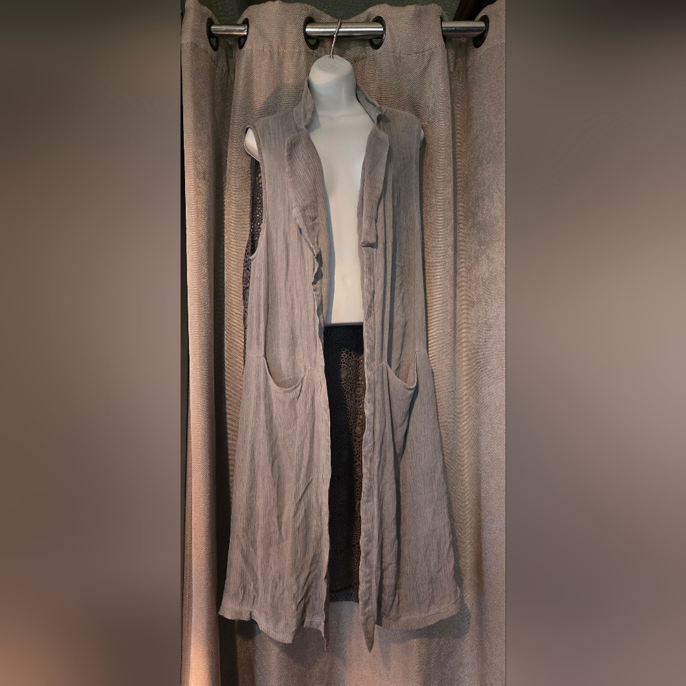 ⭐️Women's Gray Long Lace Back Vest⭐️